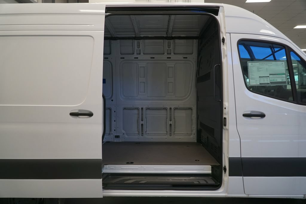 New 2025 Mercedes-Benz Sprinter 2500 image 8
