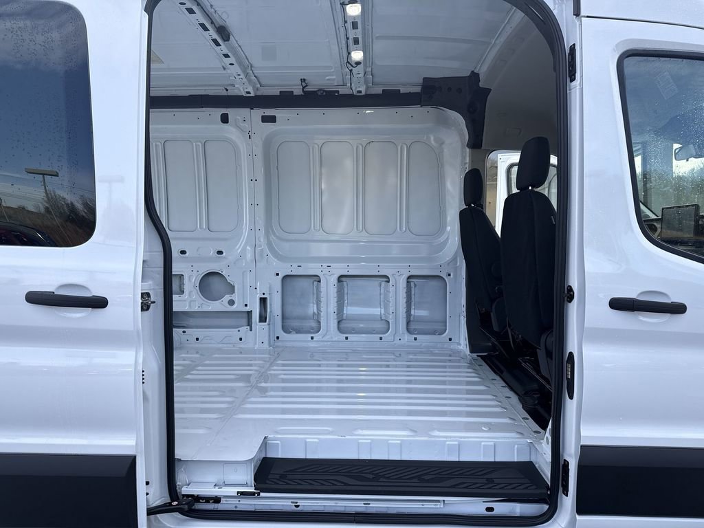 New 2026 Ford Transit 250 148 Medium Roof RWD image 22