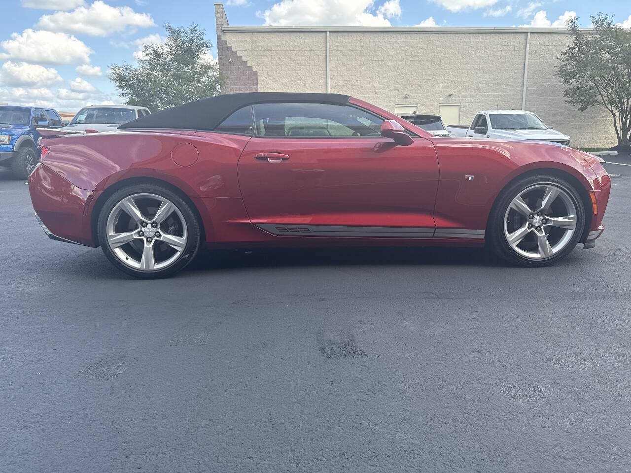 Used 2017 Chevrolet Camaro SS RWD image 8