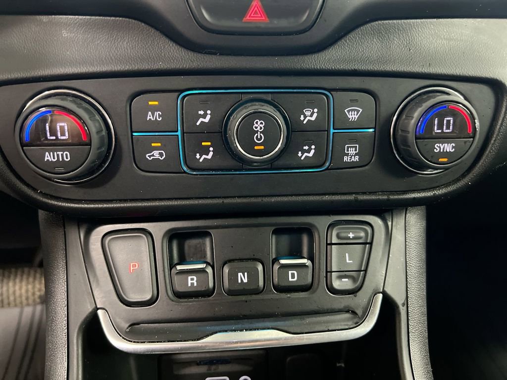 Used 2021 GMC Terrain SLT image 16