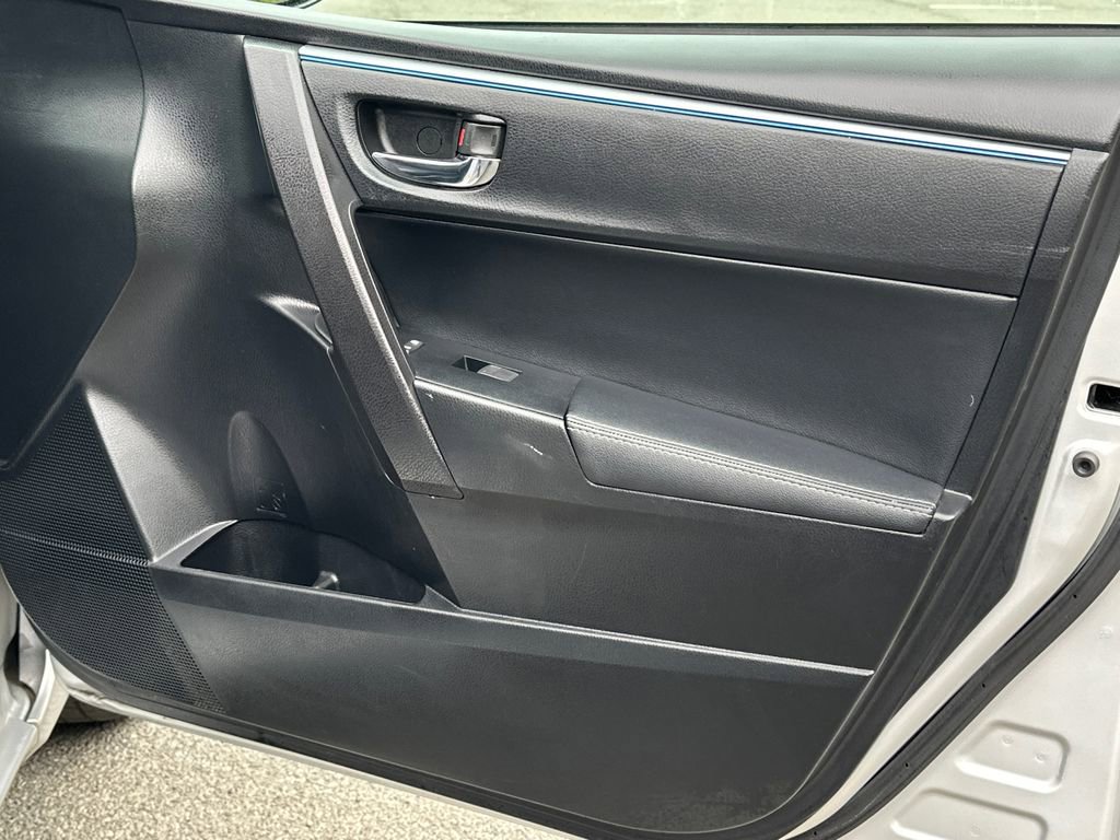 Used 2015 Toyota Corolla S FWD image 9
