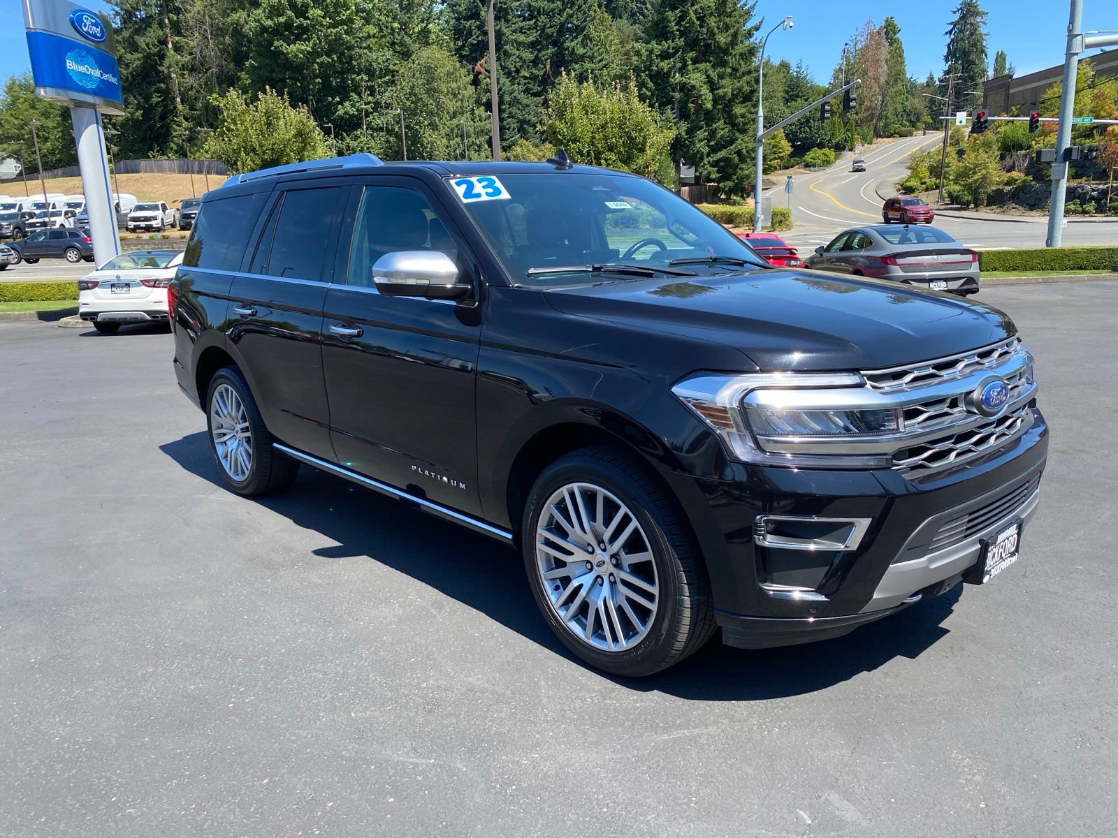 Used 2023 Ford Expedition Platinum image 3