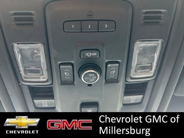 Used 2021 Chevrolet Suburban Z71 w/ Luxury Package image 23