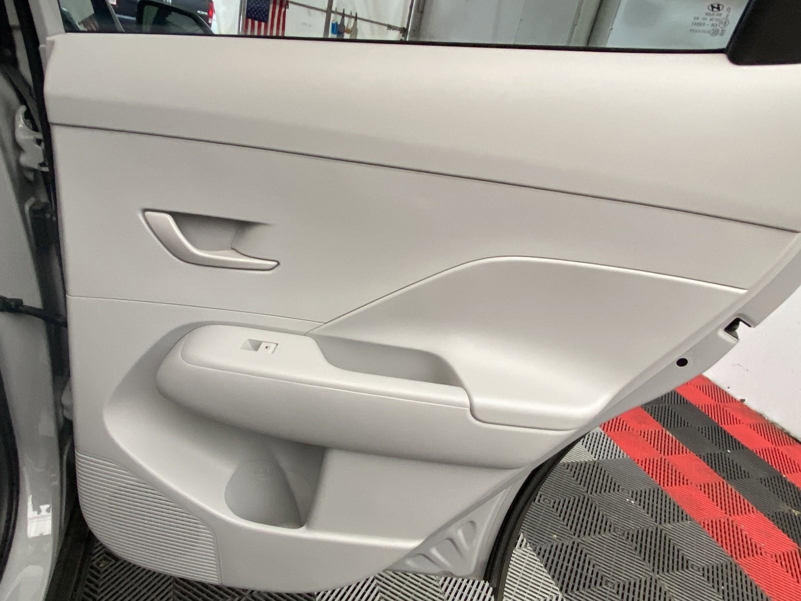 Used 2025 Hyundai Kona SEL FWD image 10