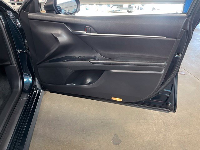 Used 2018 Toyota Camry LE FWD image 13