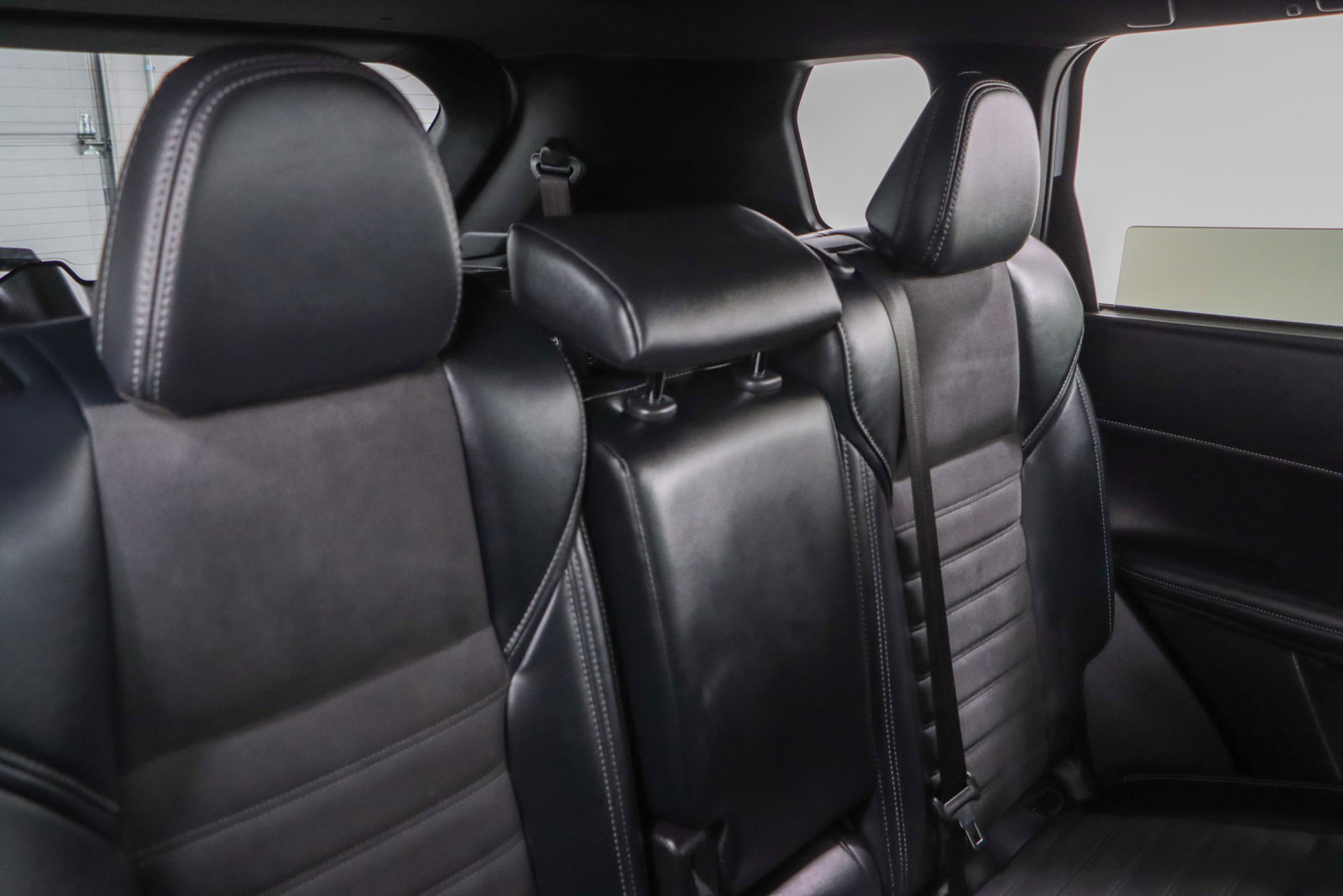 Used 2024 Mitsubishi Outlander SE Black Edition image 28