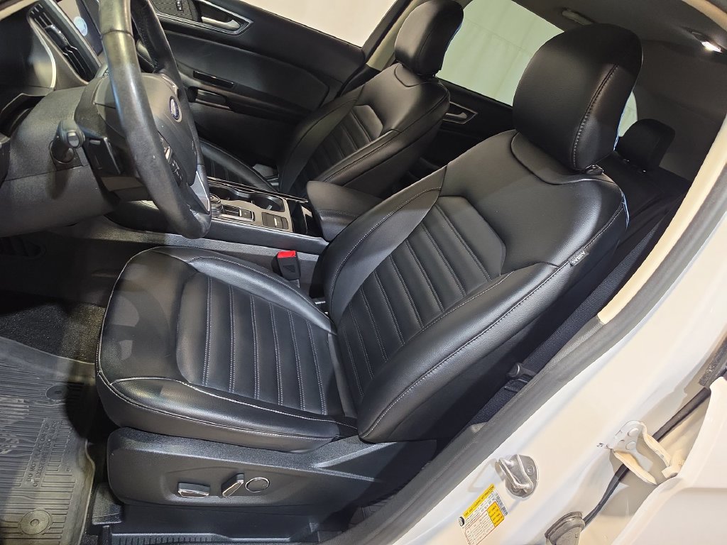Used 2019 Ford Edge SEL w/ Equipment Group 201A AWD/4WD image 13