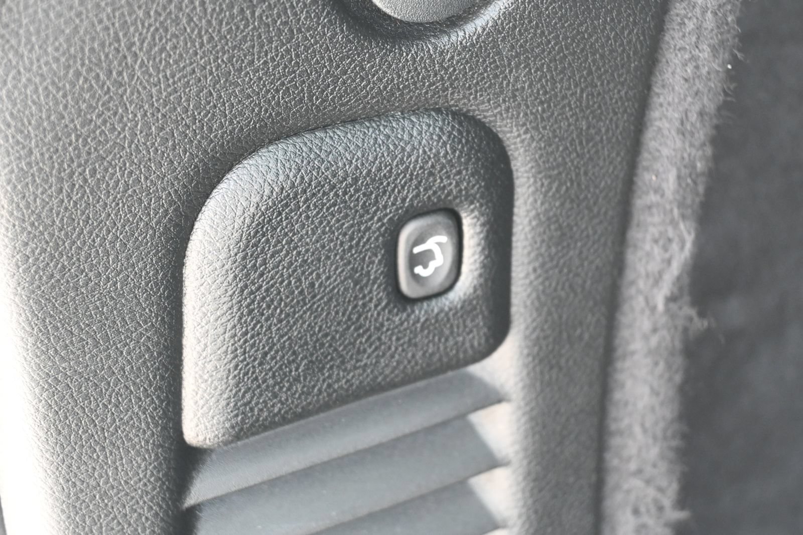 Used 2025 Dodge Durango GT RWD image 33