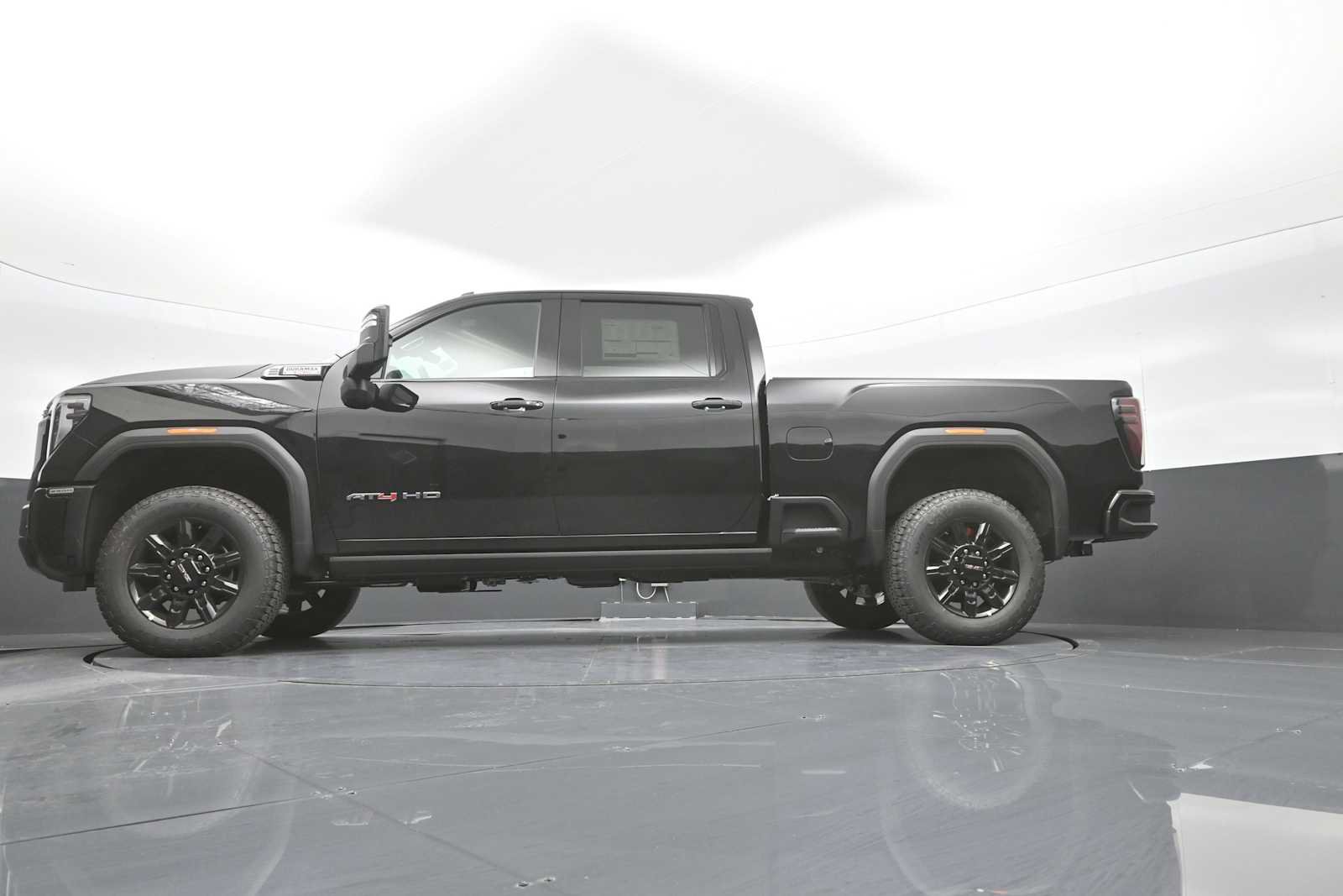 New 2026 GMC Sierra 2500 AT4 w/ AT4 Premium Plus Package AWD/4WD image 35