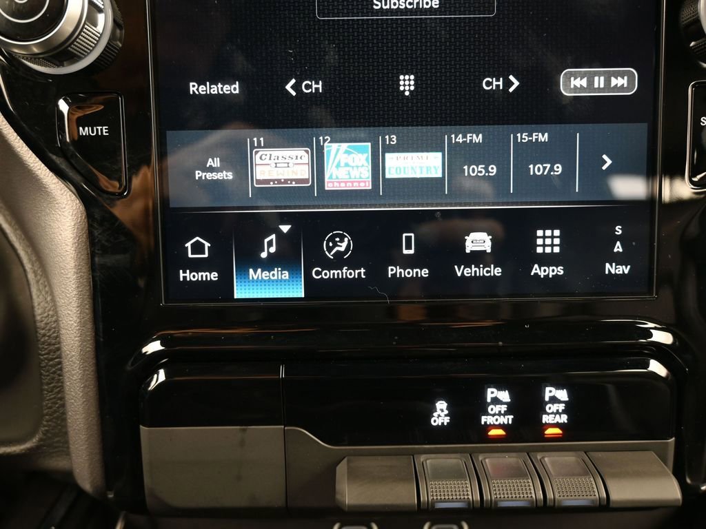 Used 2025 RAM 1500 Laramie image 27