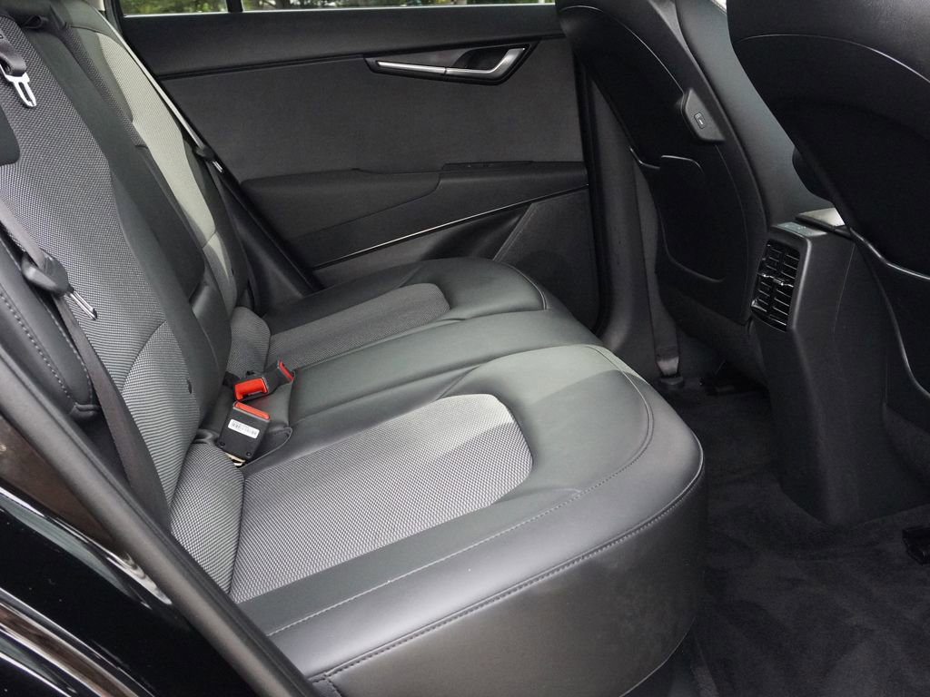 Used 2025 Kia Niro Wind w/ Wind Preserve Package FWD image 29