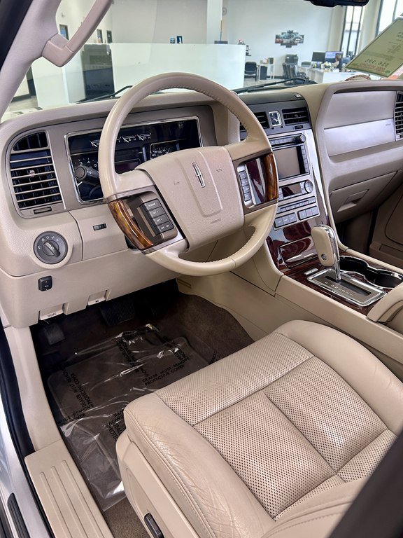 Used 2012 Lincoln Navigator 2WD image 10