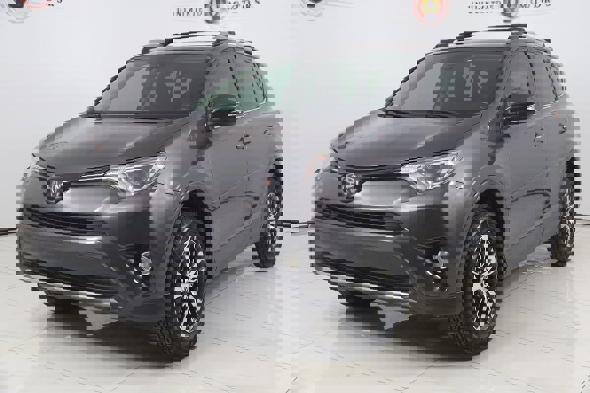 Used 2017 Toyota RAV4 XLE image 5