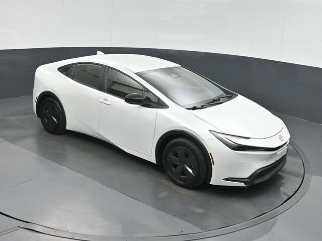 Used 2025 Toyota Prius LE FWD image 28