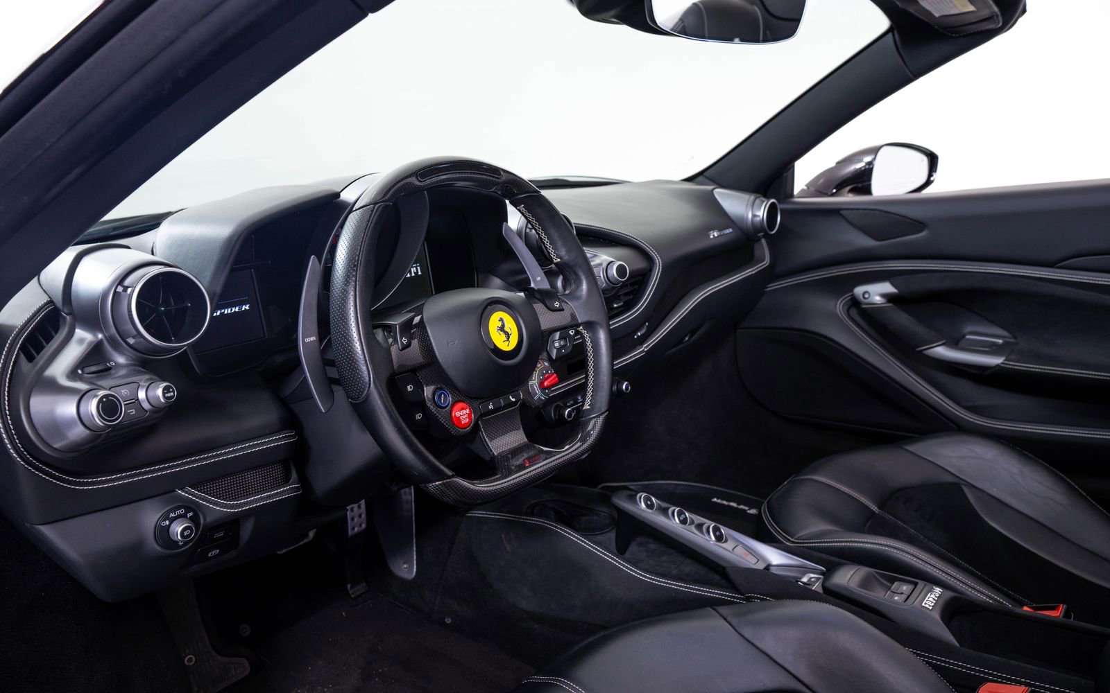 Used 2021 Ferrari F8 Tributo image 21