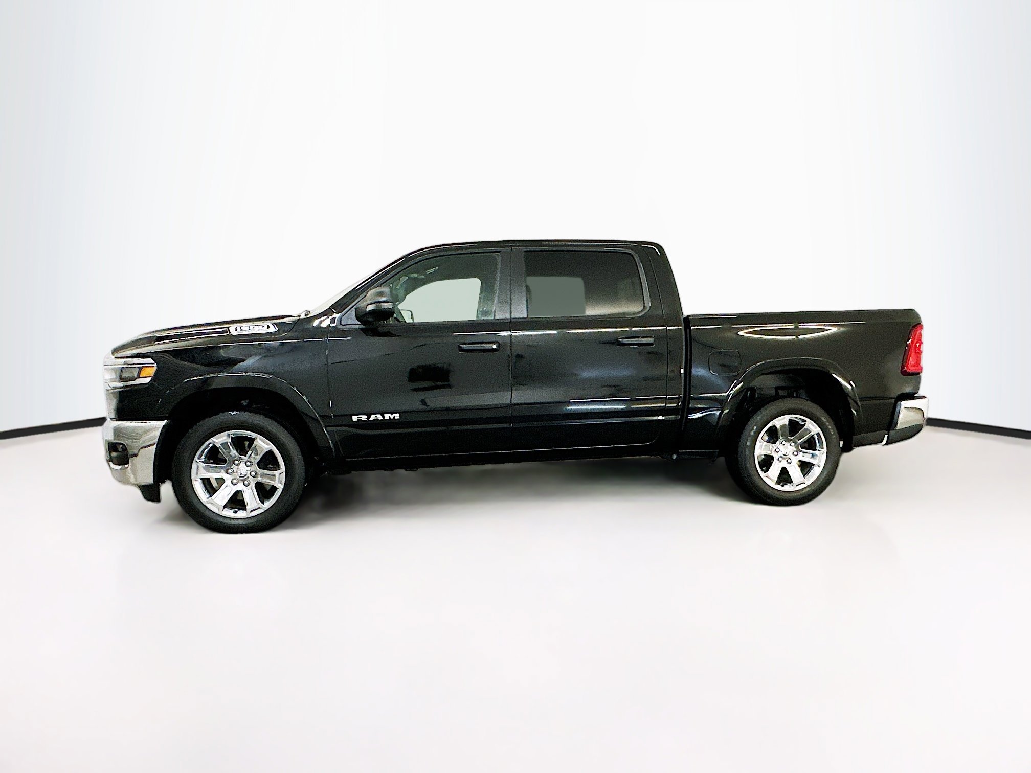Used 2025 RAM 1500 Big Horn AWD/4WD image 4
