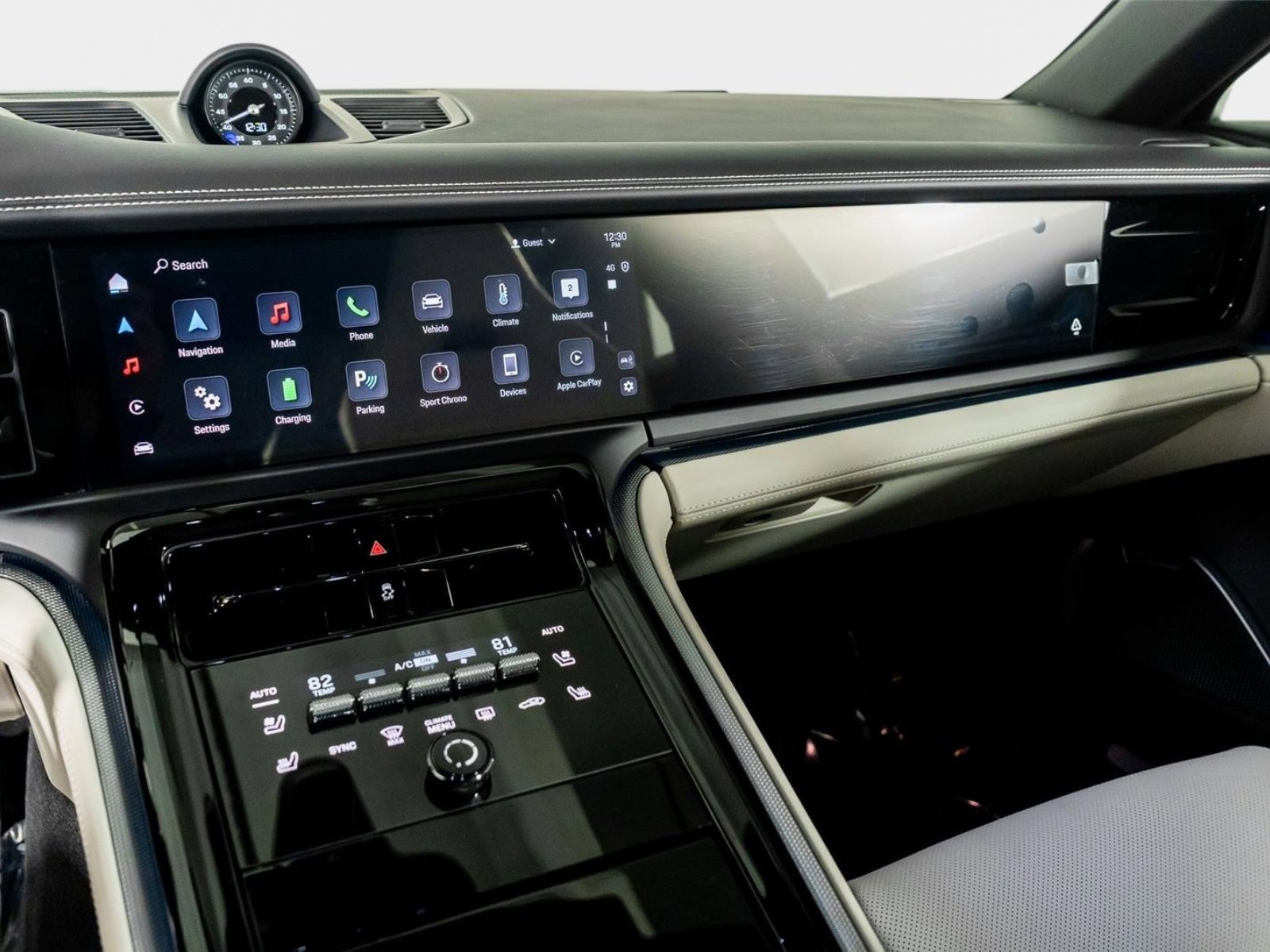 Used 2025 Porsche Panamera 4 w/ Premium Package image 36