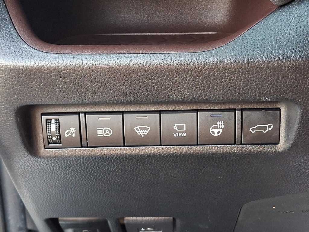 Used 2022 Toyota RAV4 Limited AWD/4WD image 26