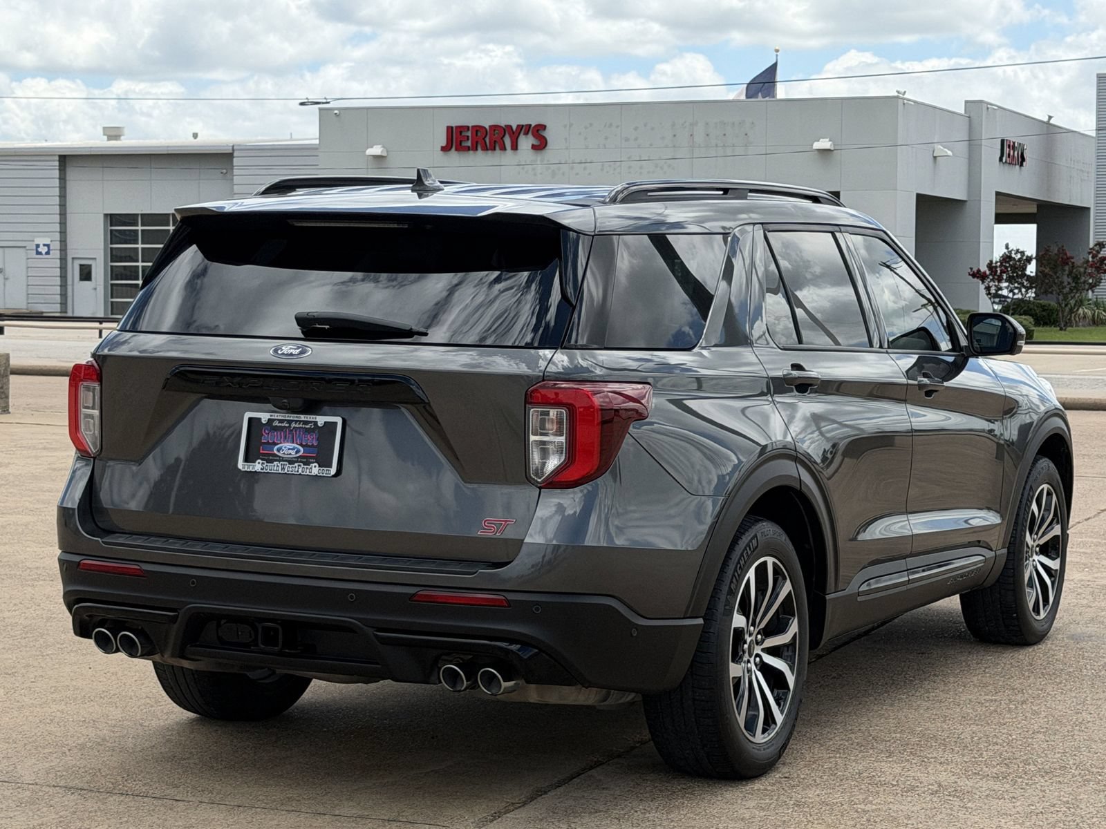 Used 2020 Ford Explorer ST w/ Premium Technology Package AWD/4WD image 4