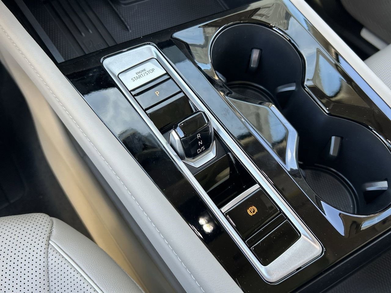 New 2026 Volkswagen Atlas SEL Premium R-Line image 26