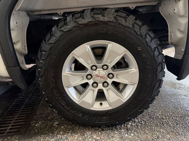 Used 2023 GMC Sierra 1500 SLE w/ Enhanced Capability Package image 10