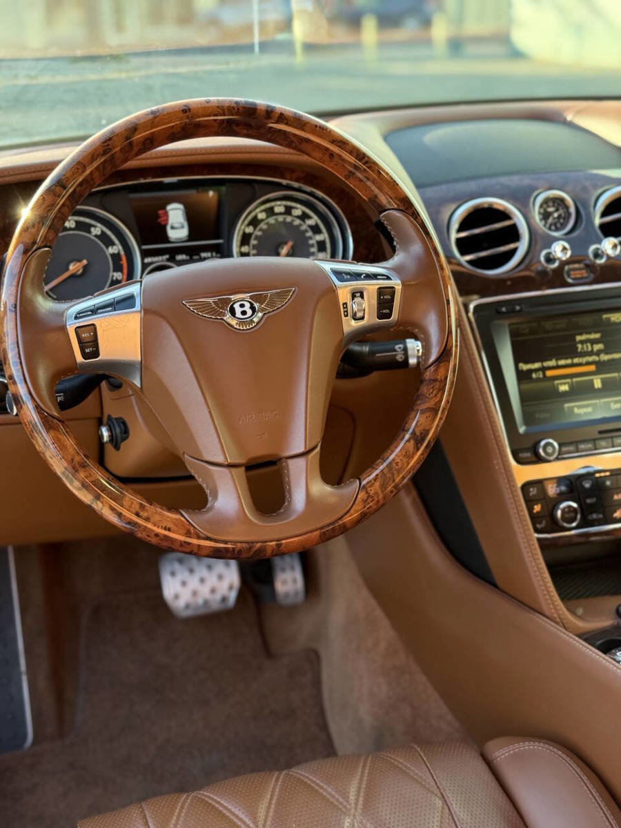 Used 2015 Bentley Flying Spur W12 image 12