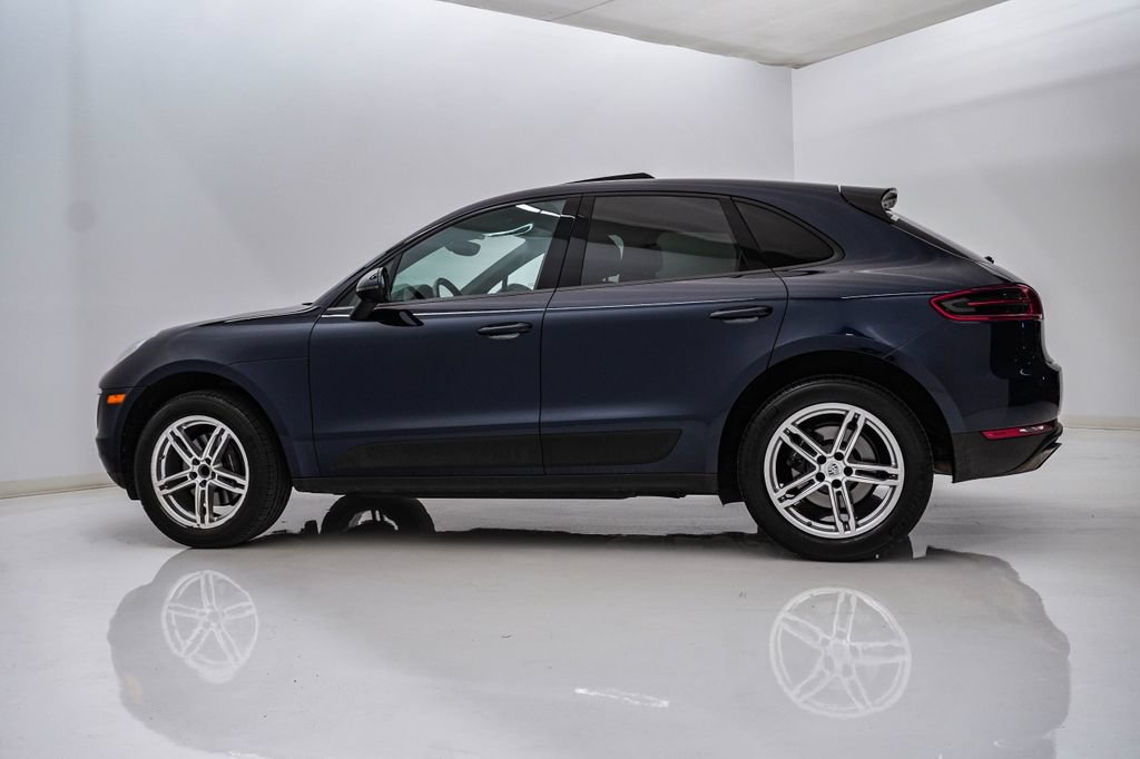 Used 2017 Porsche Macan AWD/4WD image 2