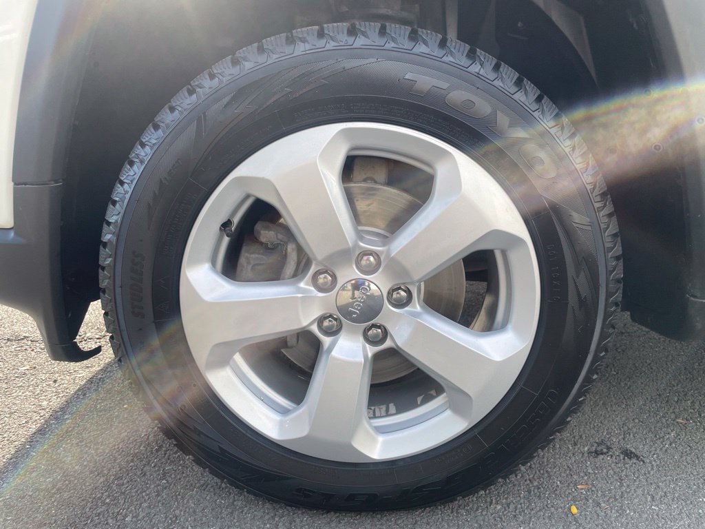 Used 2018 Jeep Compass Latitude w/ Popular Equipment Group AWD/4WD image 9