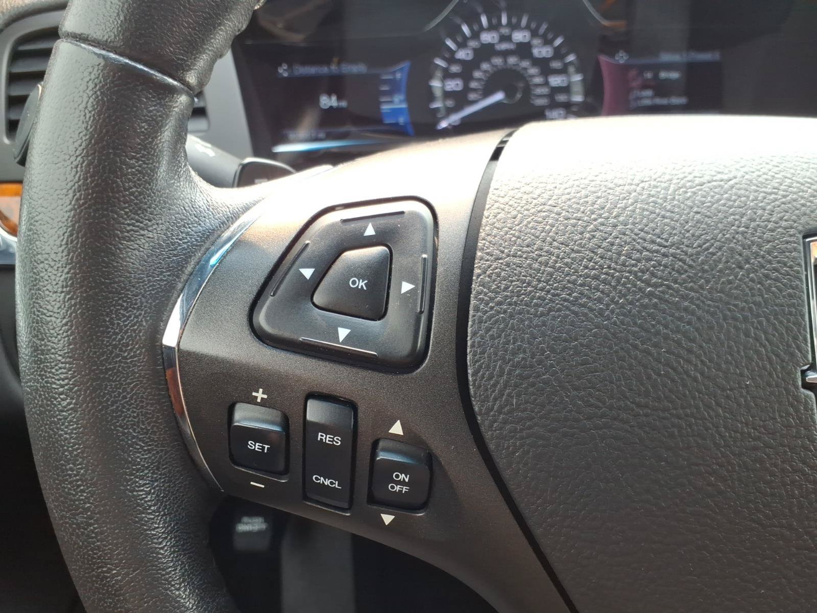 Used 2014 Lincoln MKS AWD w/ Equipment Group 101A image 19