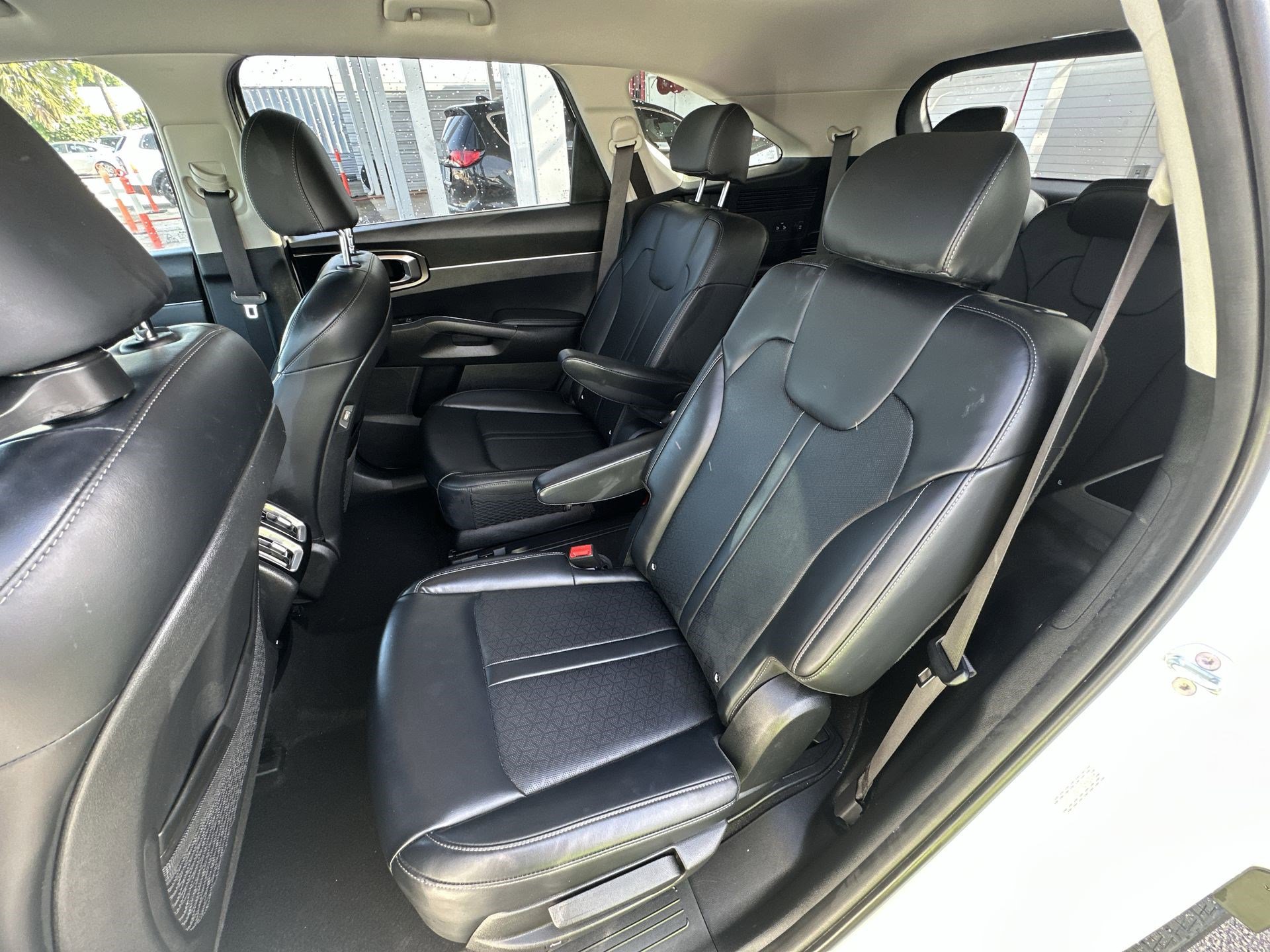Used 2022 Kia Sorento EX image 26