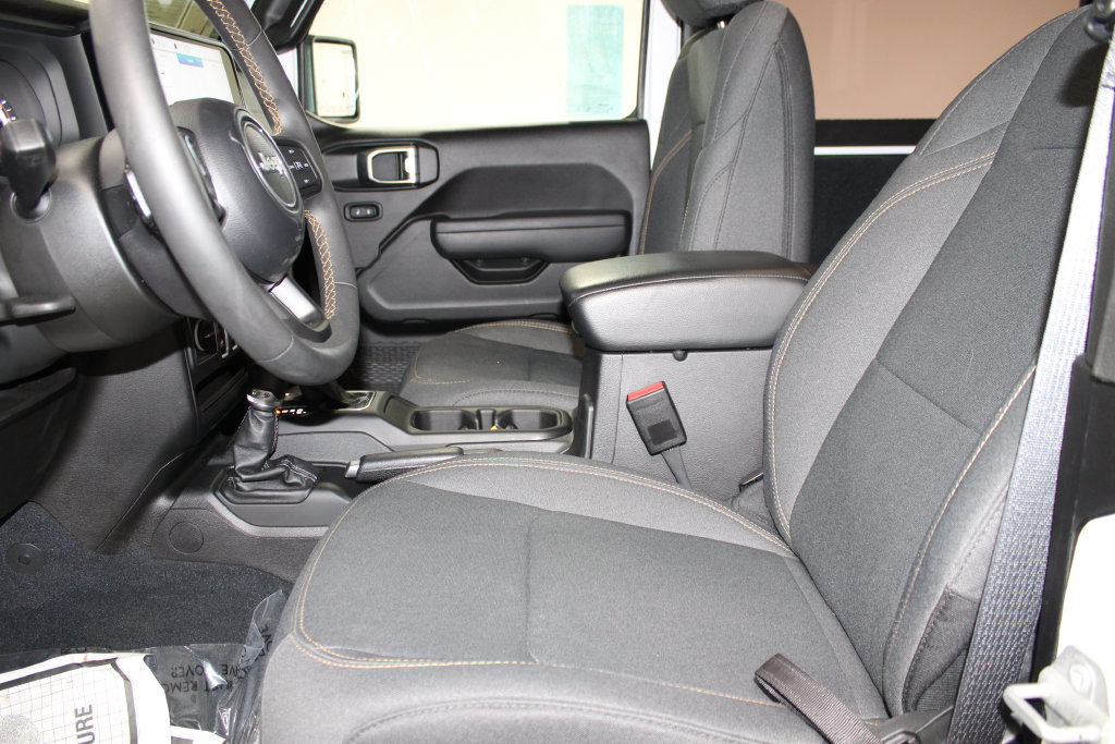 Used 2024 Jeep Wrangler Sport AWD/4WD image 19