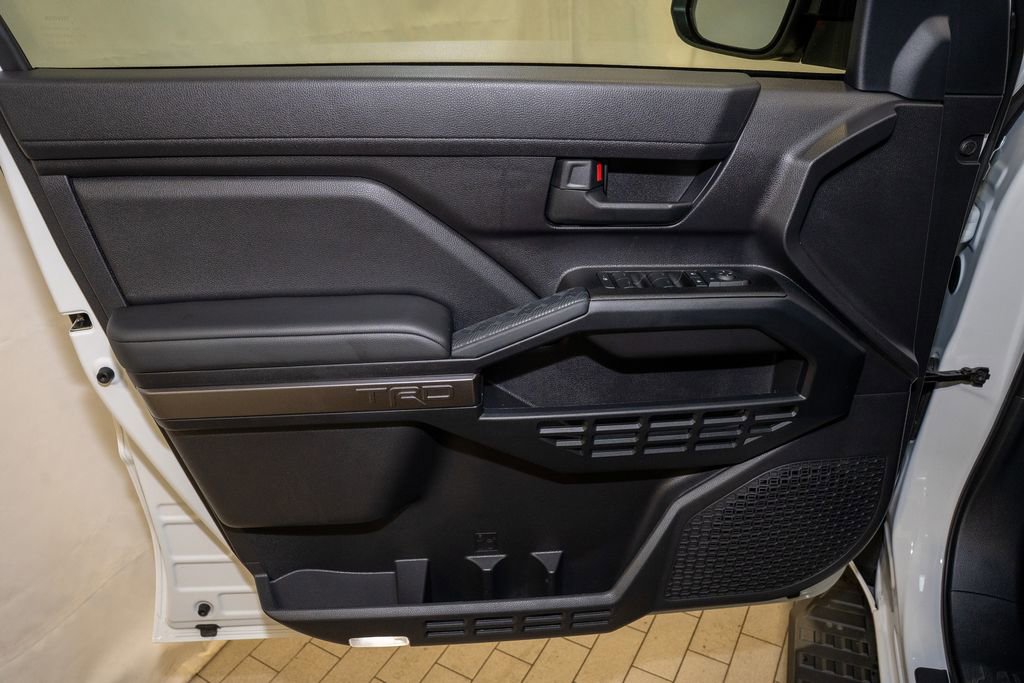 Used 2025 Toyota 4Runner TRD Off-Road image 11