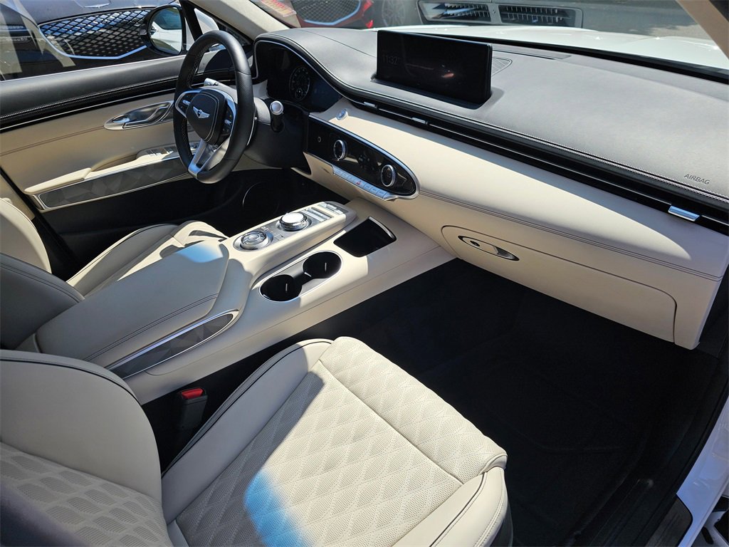 Used 2025 Genesis GV70 3.5T Sport w/ Sport Advanced Package image 11