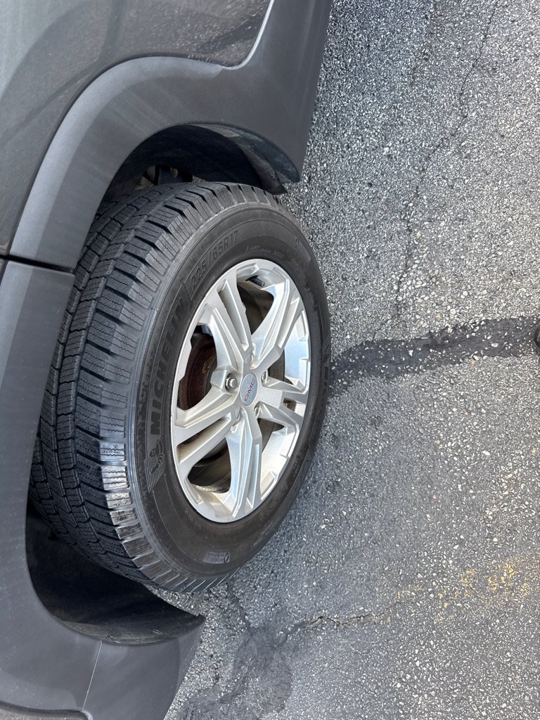 Used 2019 GMC Terrain SLE w/ Driver Convenience Package FWD image 16