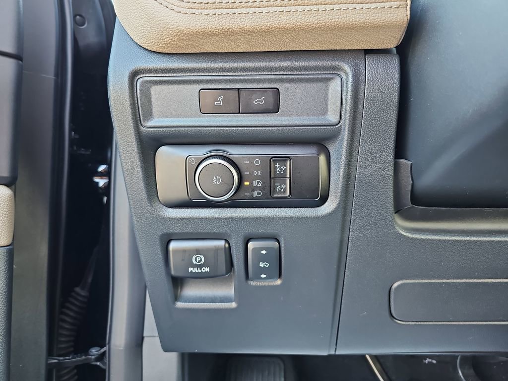 Used 2024 Ford Expedition Max Limited image 31