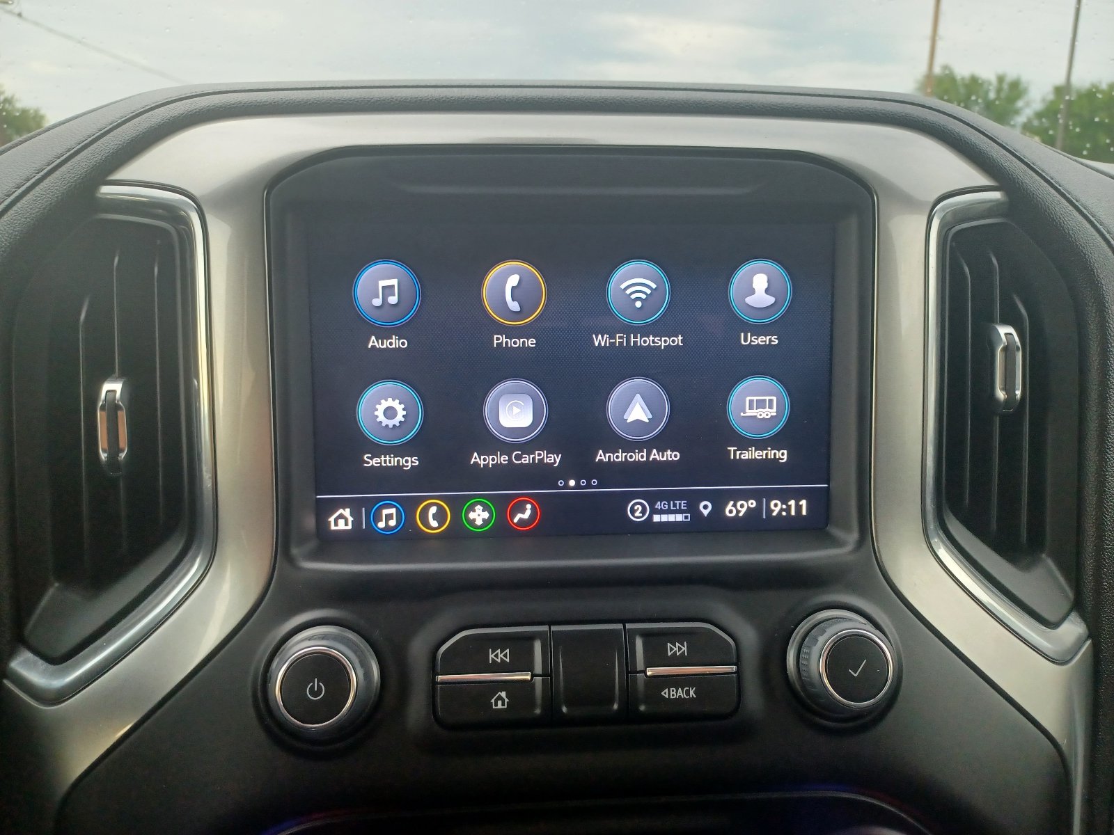 Used 2022 Chevrolet Silverado 1500 LTZ w/ Z71 Off-Road Package AWD/4WD image 23