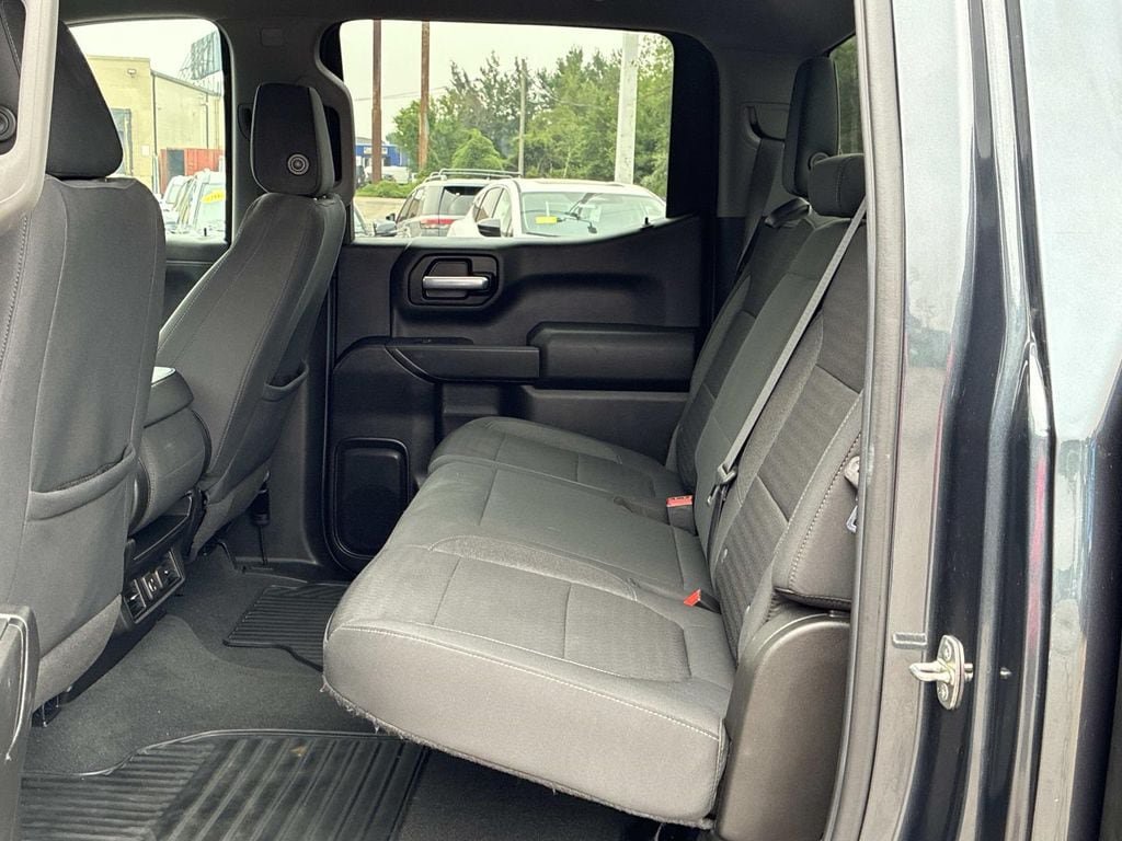 Used 2021 Chevrolet Silverado 1500 LT AWD/4WD image 15