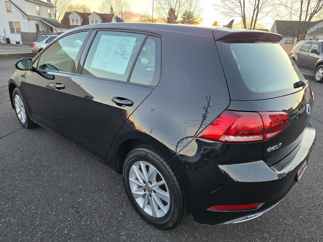 Used 2018 Volkswagen Golf S image 8
