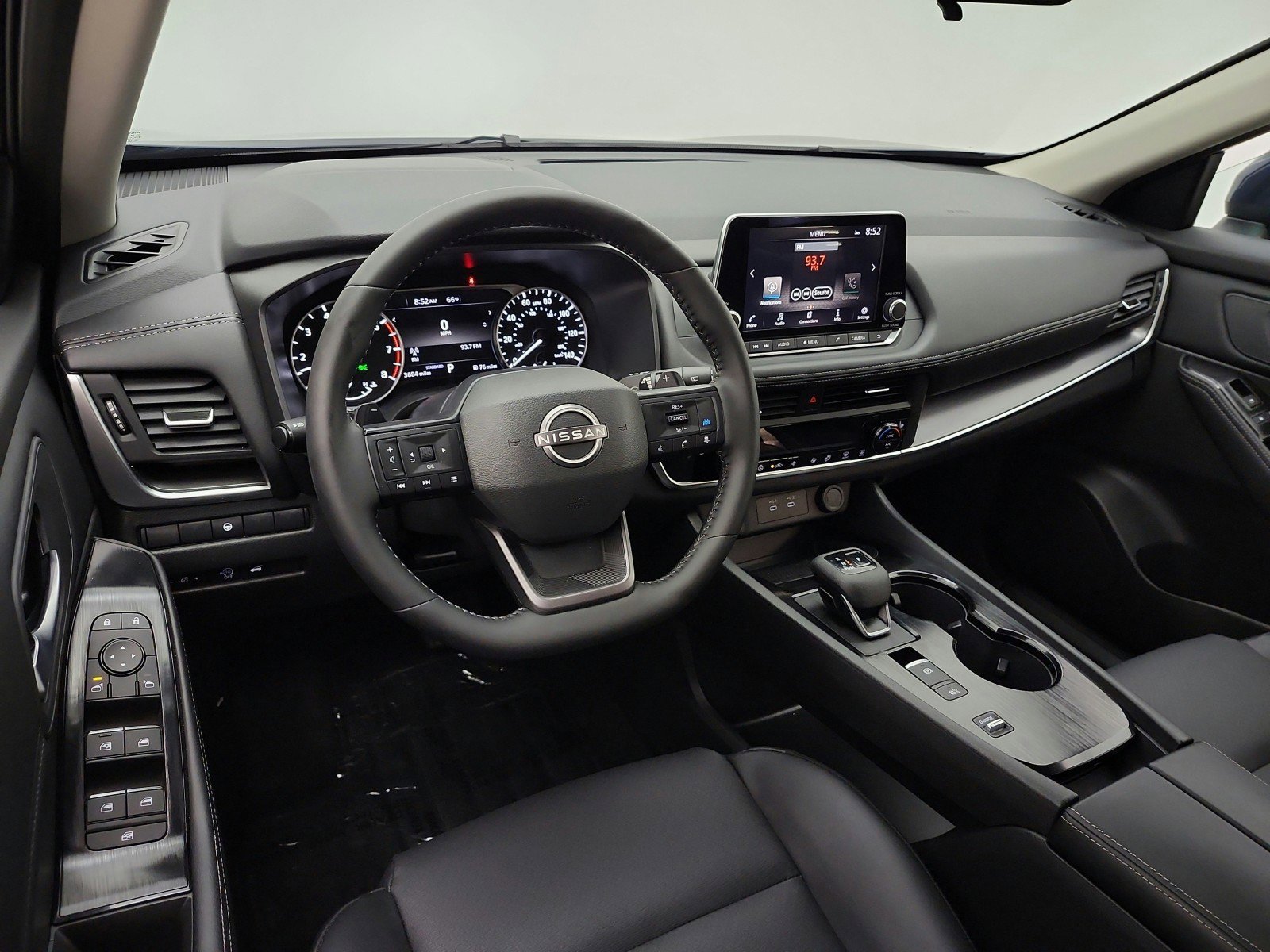Used 2026 Nissan Rogue SV w/ SV Premium Package FWD image 9