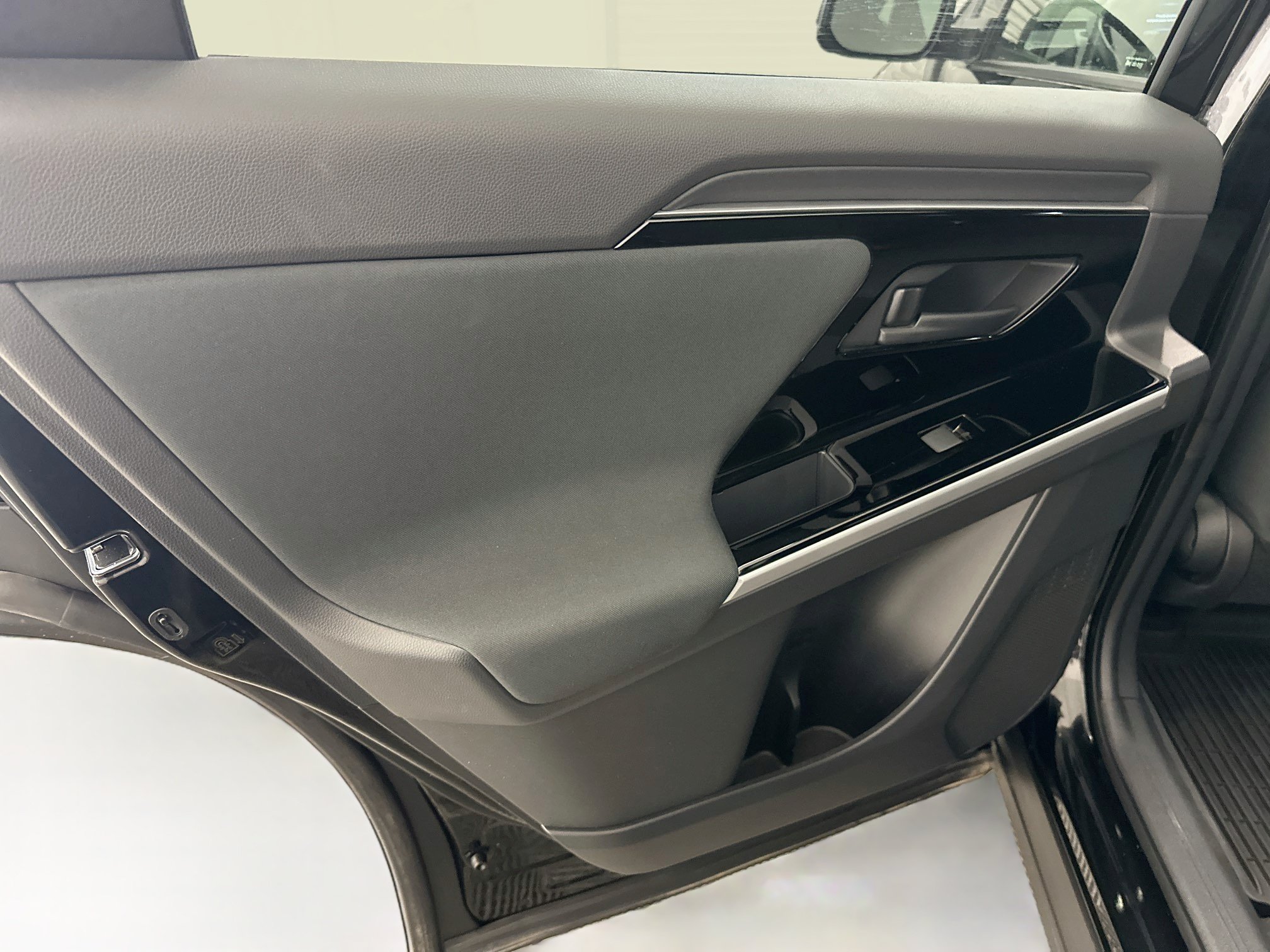 Used 2023 Subaru Solterra AWD image 27