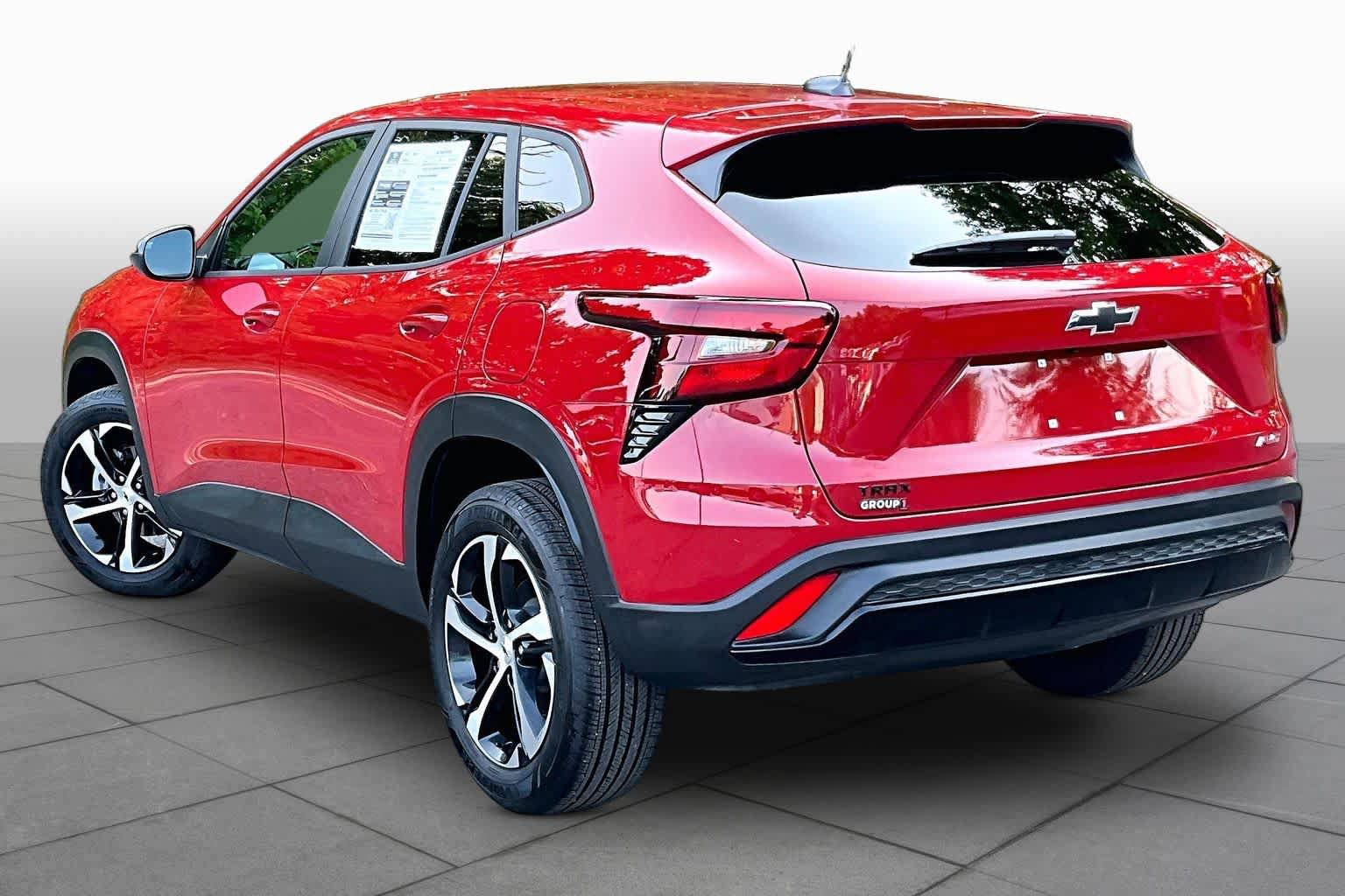 Used 2026 Chevrolet Trax RS FWD image 12