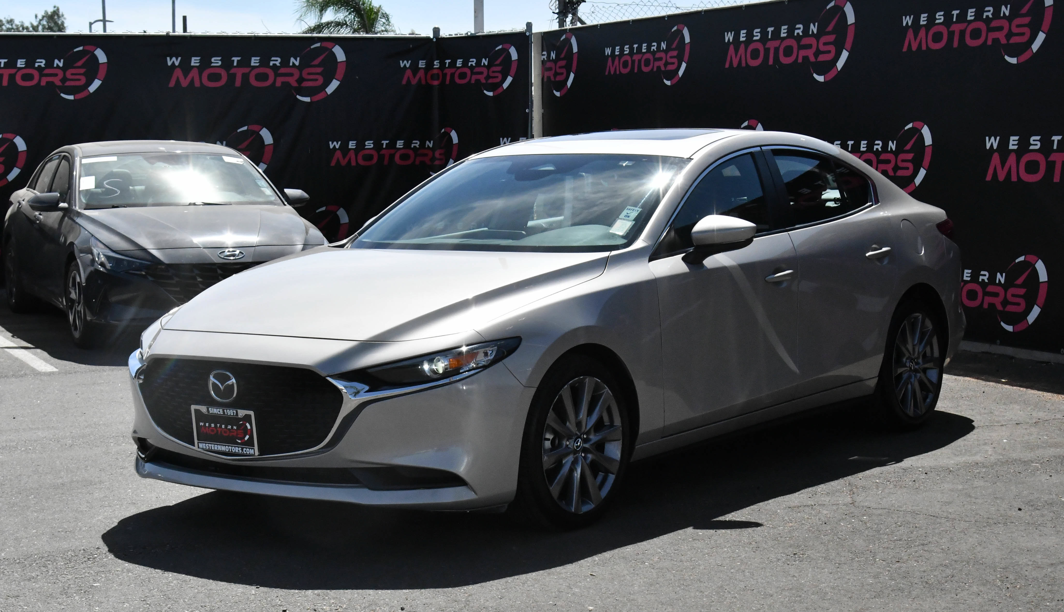Used 2024 MAZDA MAZDA3 s FWD image 3