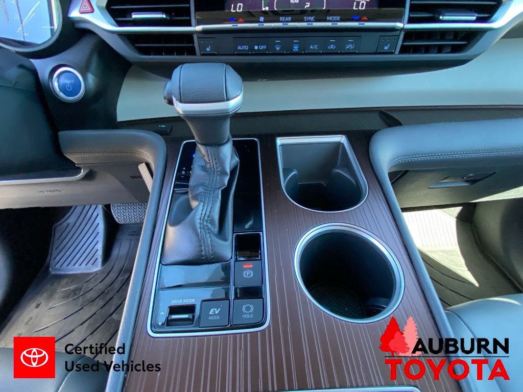 Certified 2023 Toyota Sienna XLE FWD image 46