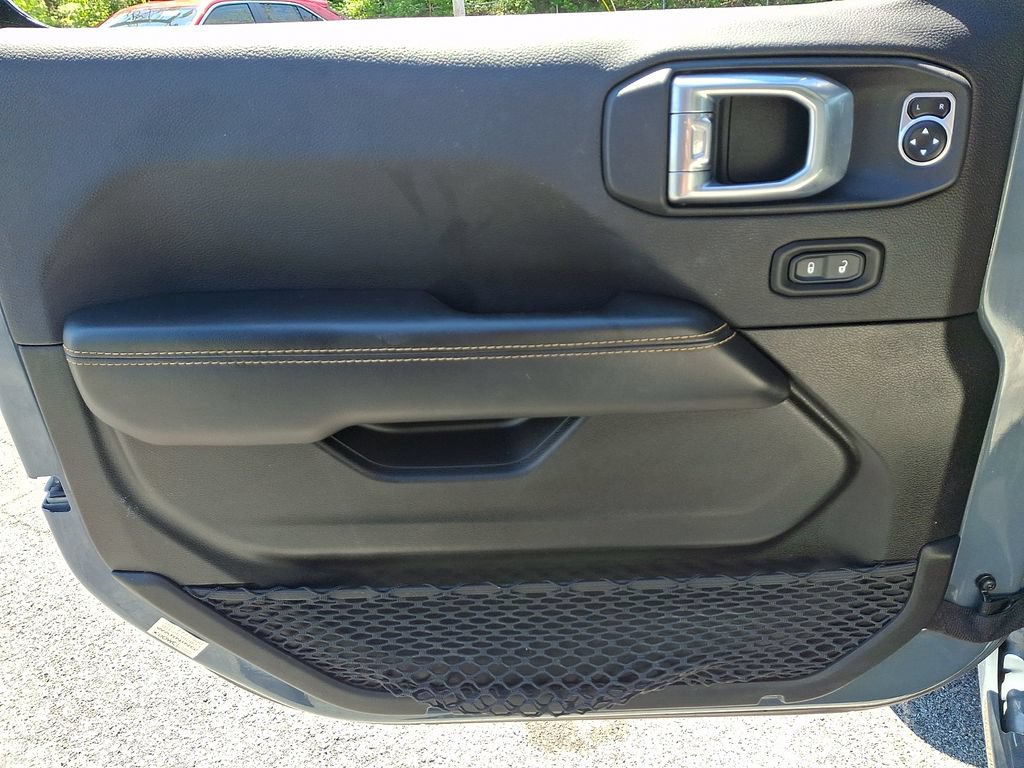 Used 2024 Jeep Wrangler Unlimited Sahara AWD/4WD image 14