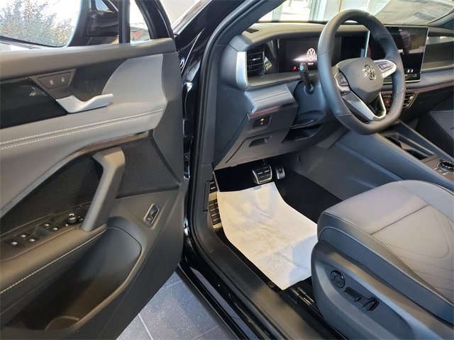 New 2026 Volkswagen Tiguan SE R-Line image 4