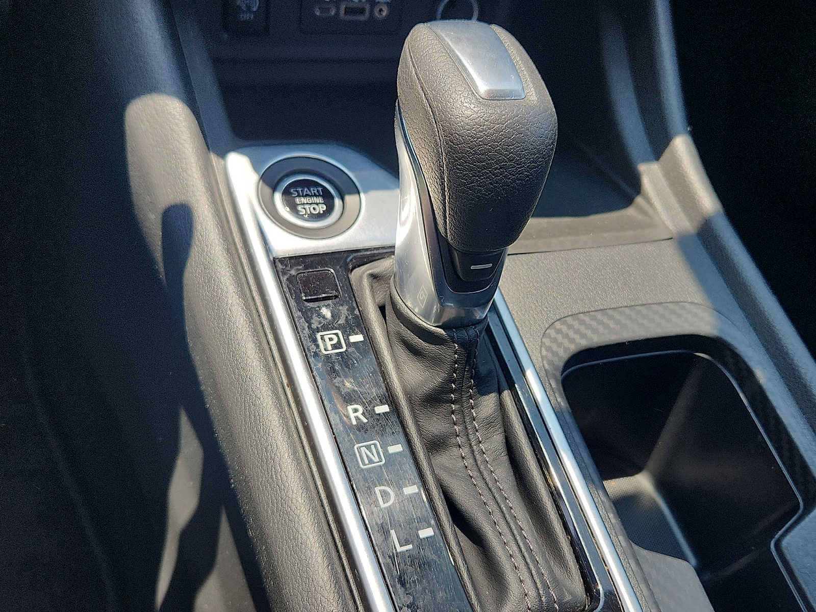 Used 2024 Nissan Sentra SV FWD image 14