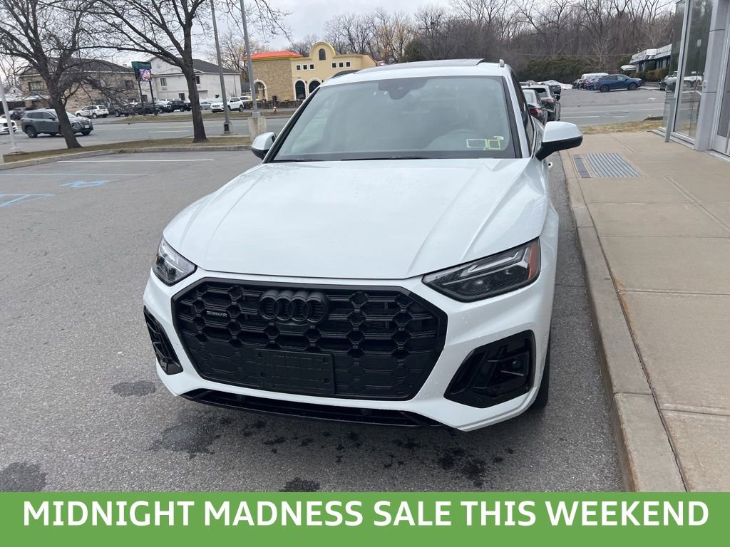 Used 2024 Audi Q5 e Premium Plus w/ Premium Plus Package image 37