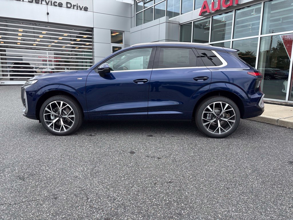 New 2026 Audi Q3 quattro 2.0T AWD/4WD image 2