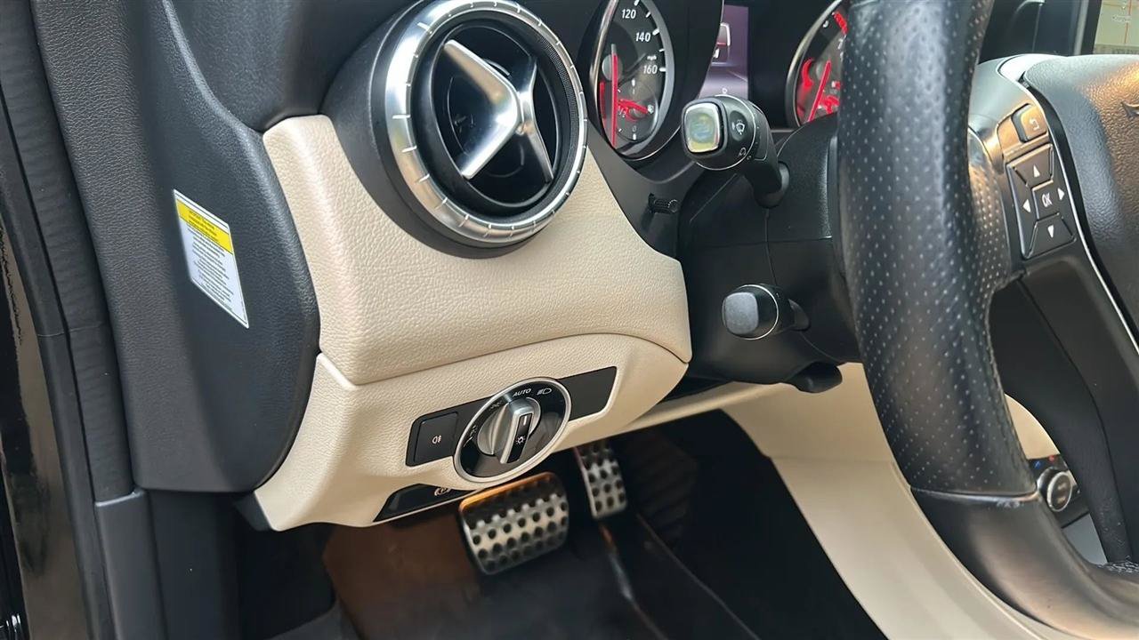 Used 2014 Mercedes-Benz CLA 250 image 27