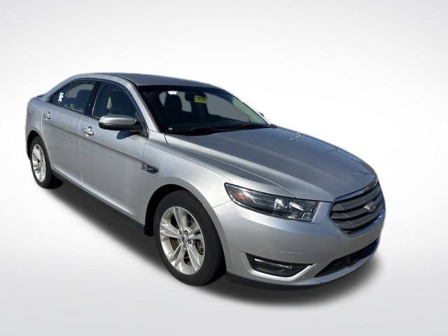 Used 2015 Ford Taurus SEL w/ Equipment Group 201A FWD image 4